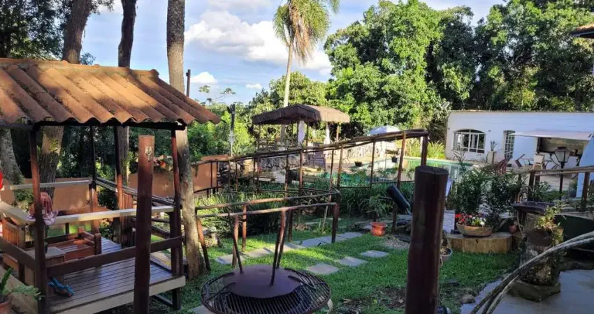 Chácara / sítio com 5 quartos à venda na Rua Adriano Pires de Oliveira, Centro (Caucaia do Alto), Cotia