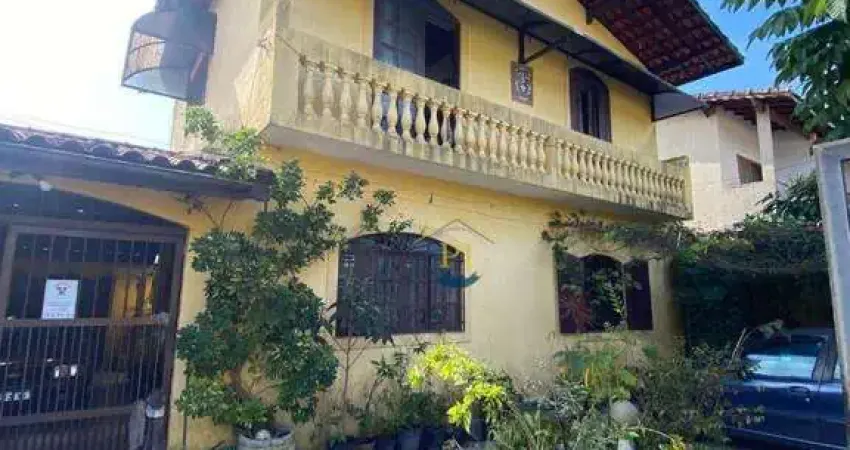 Sobrado com 3 dormitórios à venda, 196 m² por R$ 555.000 - Vilamar - Praia Grande/SP