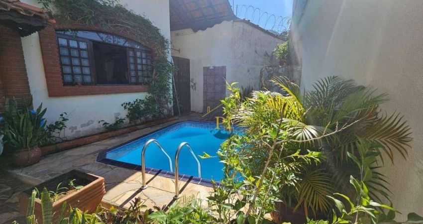 Casa com 3 dormitórios à venda, 165 m² por R$ 1.650.000 - Canto do Forte - Praia Grande/SP
