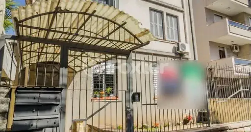 Apartamento com 81,91m privativos, , 2 dormitórios com suíte, living para dois ambientes com lareira, copa cozinha, área de serviço separada e lavabo, portas internas de vidro de correr ótima localiza