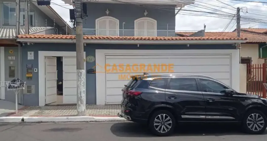 Casa com 4 quartos -254 m²-  Piscina -  Jardim das Indústrias