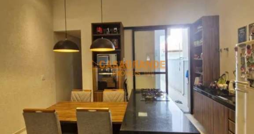 Casa com 3 quartos -90m²-  Bosque dos Eucalíptos