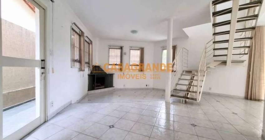 Casa  com 5 quartos- 310 m² no Condomínio Beija Flor- Urbanova