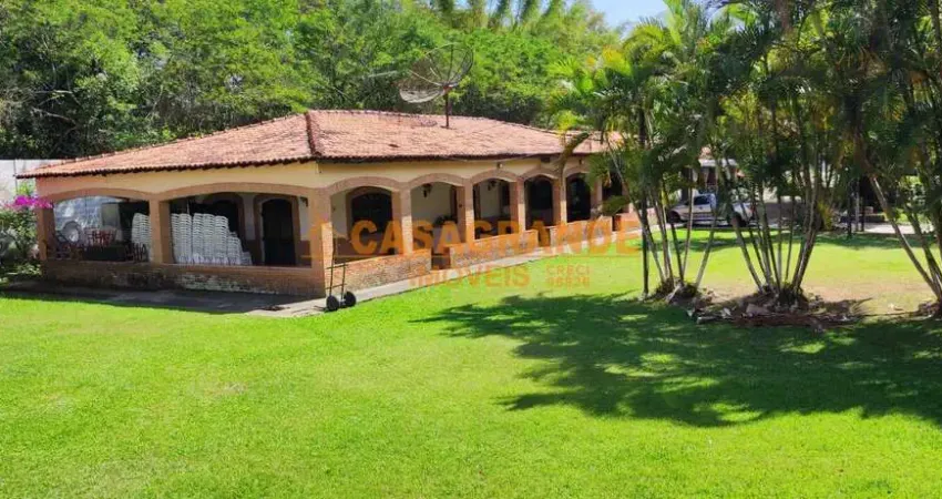 Chácara com 04 quartos, 700m² no Jardim cerejeiras SJC