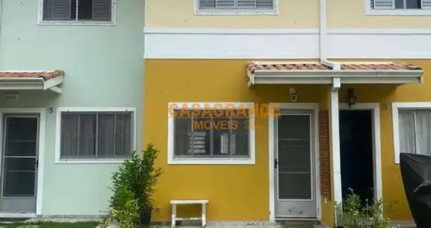 Casa 2 Quartos - Cond. Fechado - Jardim Limoeiro