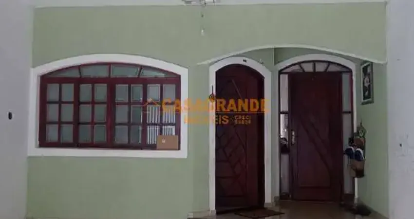 Casa Sobrado com 03 quartos 125m² no Residencial Vista Linda