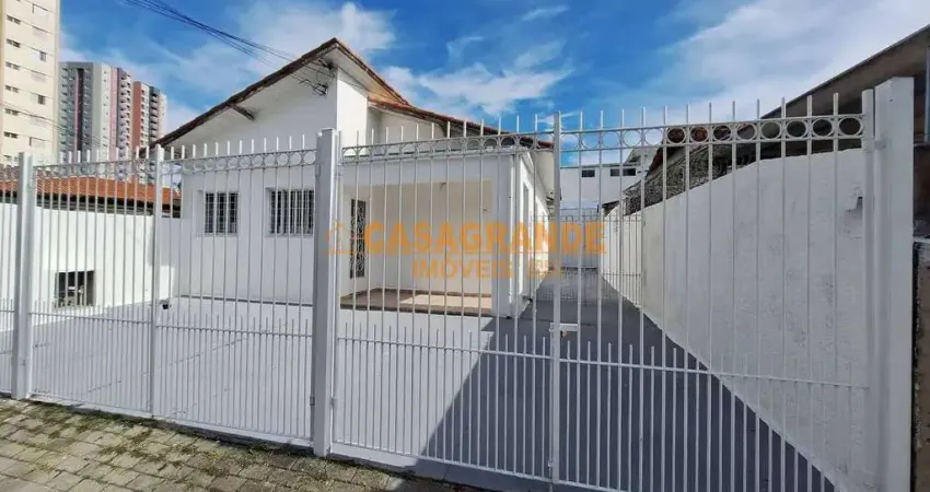 Casa/Comercial com 02 quartos, 83m² no Jardim São Dimas, SJC