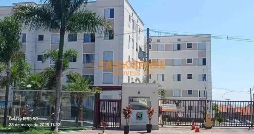 Apartamento com 2 quartos,  Condomínio Itália