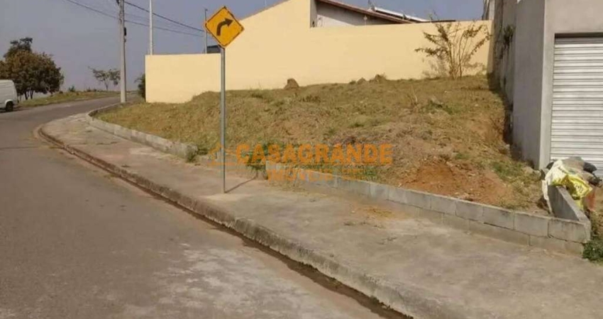 Terreno com 304m² no Jardim Torrão de Ouro SJC