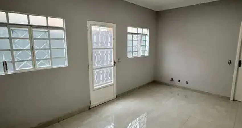 Casa com 02 quartos, 70m² no Parque Novo Horizonte, SJC