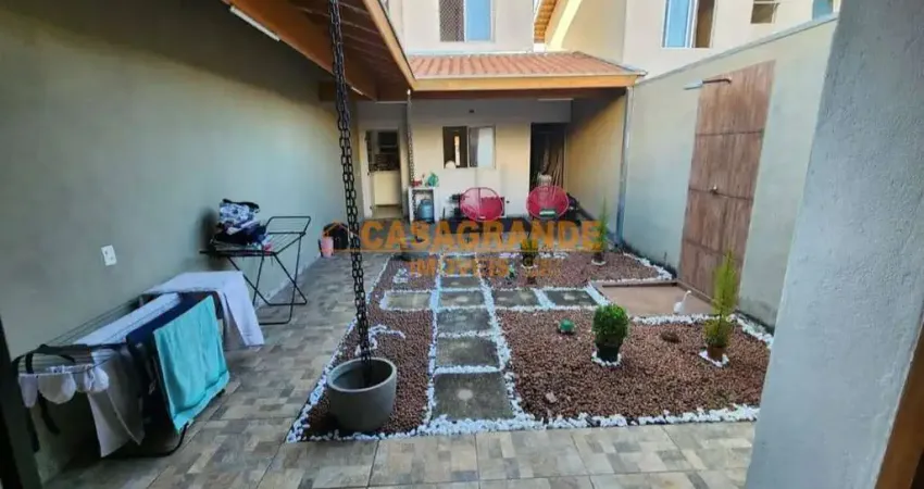 Casa com 02 quartos, 125m² no Condomínio Residencial Campo Belo SJC