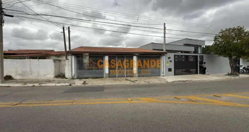 Casa com edícula à venda - 2 quartos, churrasqueira, 138m² - vista verde