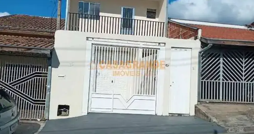 Casa com ponto comercial e 3 edículas à venda - 220m² - jd. onofre
