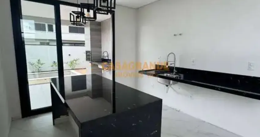 Casa à venda com 3 suítes- piscina- condomínio veredas dos campos