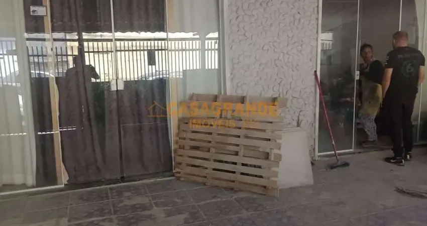 Casa comercial à venda no Jardim Ismênia, São José dos Campos