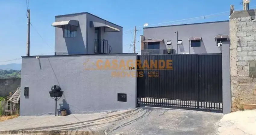 Casa/Sobrado à Venda - 3 quartos, Lote Inteiro + Piscina - Setville