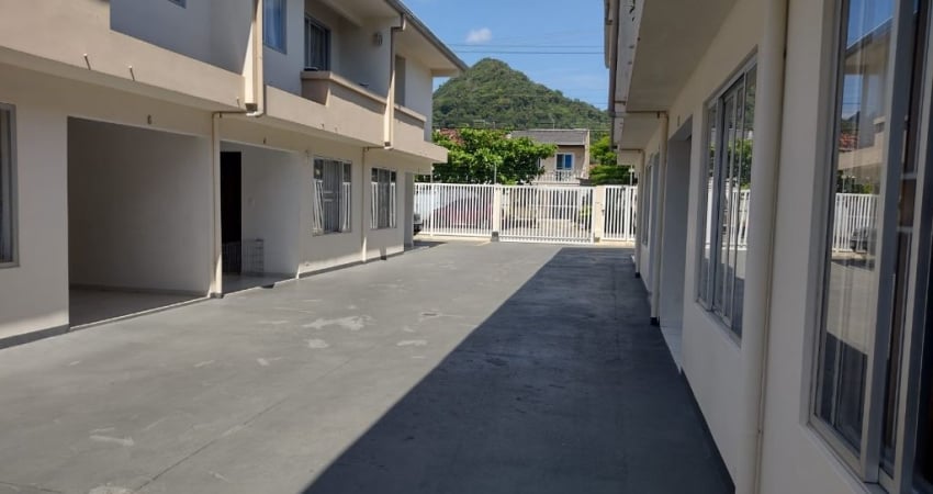 Casa em condomínio fechado com 3 quartos à venda na Avenida Paranaguá, Centro, Matinhos
