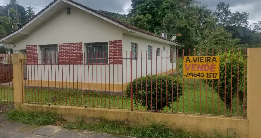 A 600 metros da 408 2 km da estação