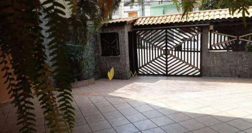 Casa com 3 dormitórios à venda, 190 m² por R$ 2.230.000 - Jardim - Santo André/SP