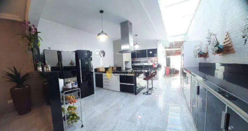 Casa com 5 dormitórios à venda, 299 m² por R$ 2.468.000,00 - Jardim - Santo André/SP