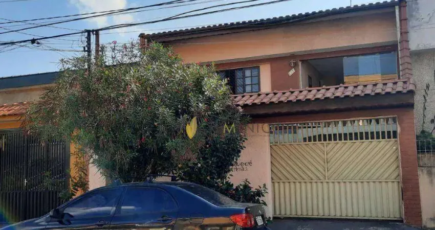 Casa com 3 dormitórios à venda, 227 m² por R$ 680.000 - Vila Camilópolis - Santo André/SP
