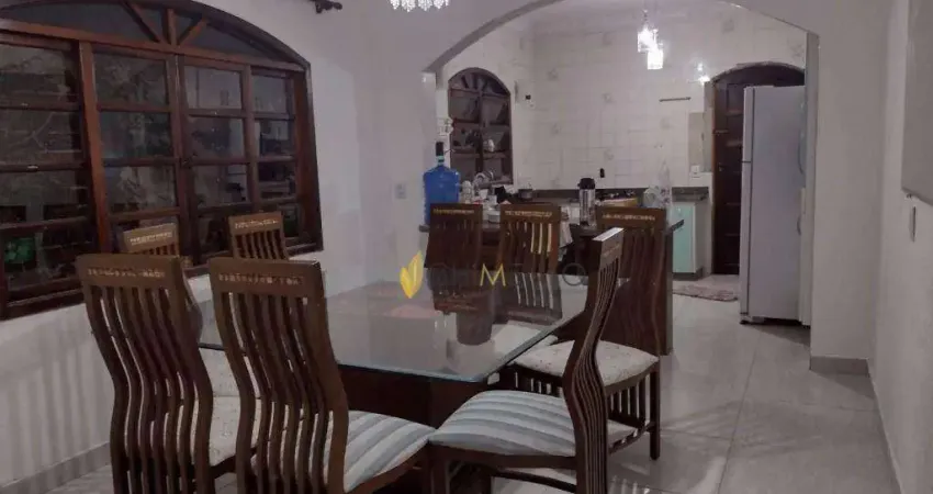 Casa com 3 dormitórios para alugar, 300 m² por R$ 3.590,00/mês - Parque Gerassi - Santo André/SP