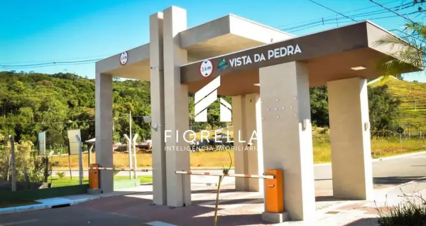 Terreno com 360 metros privativos em loteamento vista da pedra em são josé /sc