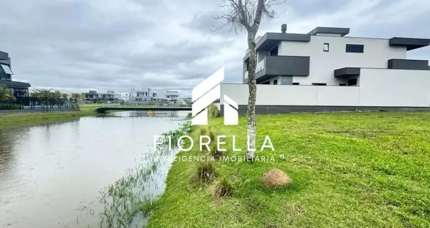 Terreno à venda com 300m² no condomínio reserva da pedra, pedra branca, palhoça/sc.