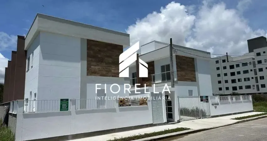 Sobrado novo à venda, com 02 suítes, 01 vaga, no bairro nova palhoça, palhoça/sc.