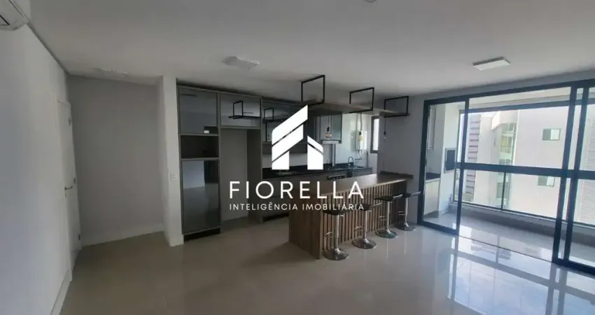 Apartamento de 02 dormitórios sendo 01 suíte e 03 vagas de garagem, agronômica - florianópolis/sc