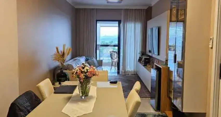 Apartamento com 03 quartos sendo 01 suíte no bairro abraão - florianópolis/sc