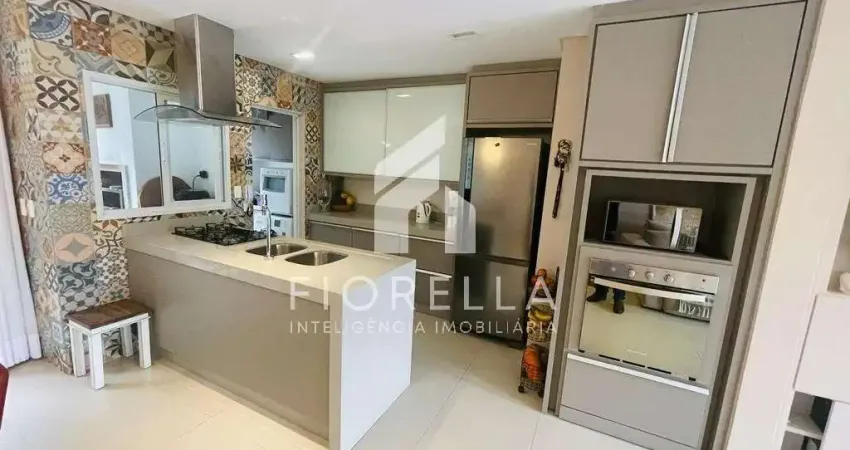 Casa com 03 dormitórios, sendo 01 suíte em condomínio fechado no sambaqui - florianópolis/sc