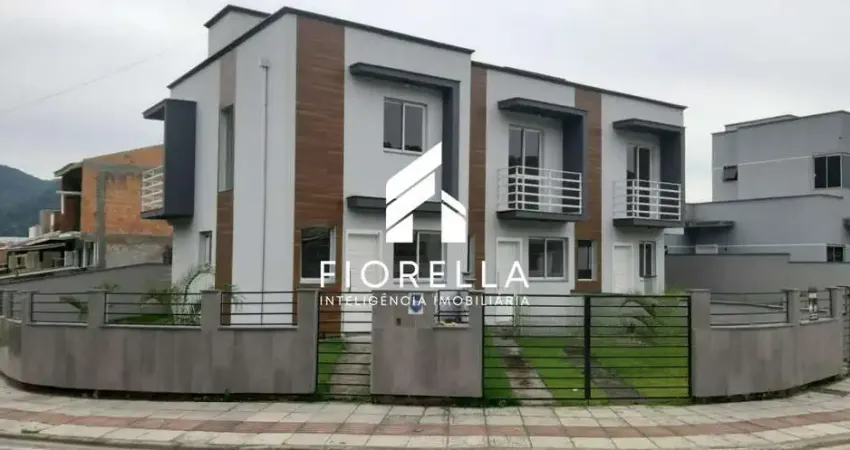 Sobrado de 02 dormitórios sendo 01 suíte, no bela vista - palhoça