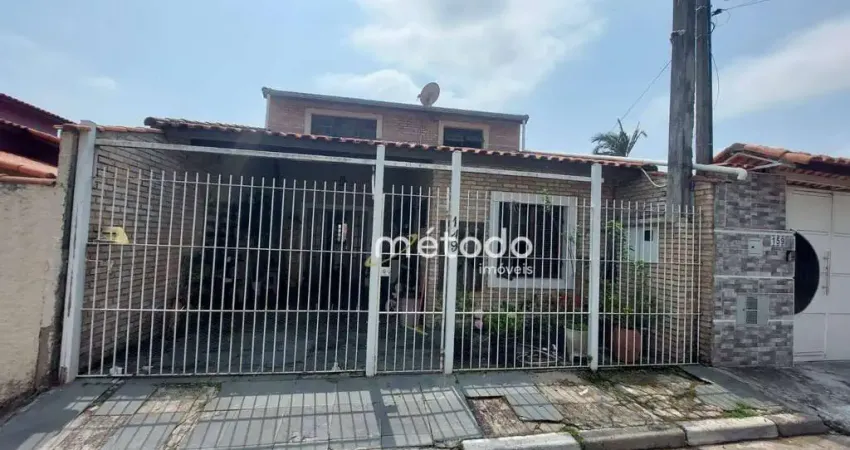 Casa com 4 dormitórios à venda, 194 m² por R$ 870.000,00 - Centro - Guararema/SP