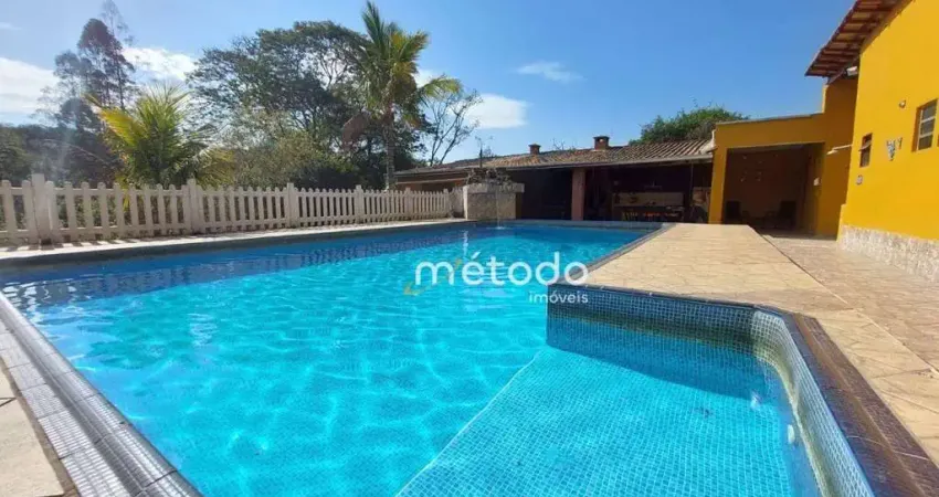 Sítio com 2 dormitórios à venda, 20000 m² por R$ 750.000,00 - Capoeirinha - Guararema/SP