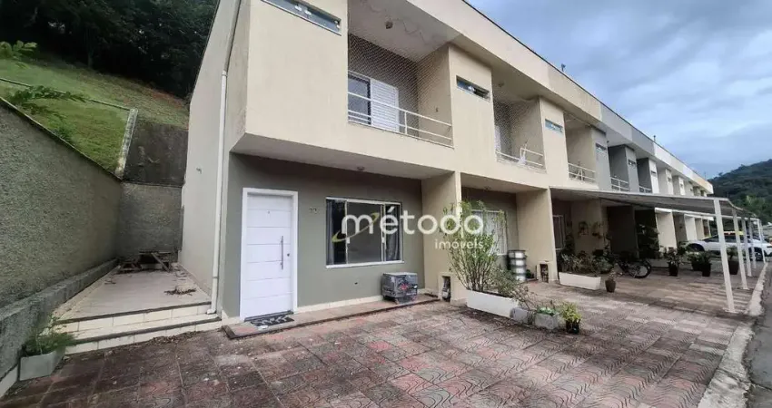 Casa com 2 dormitórios à venda, 94 m² por R$ 490.000,00 - Condomínio Residencial Forest Hills - Guararema/SP