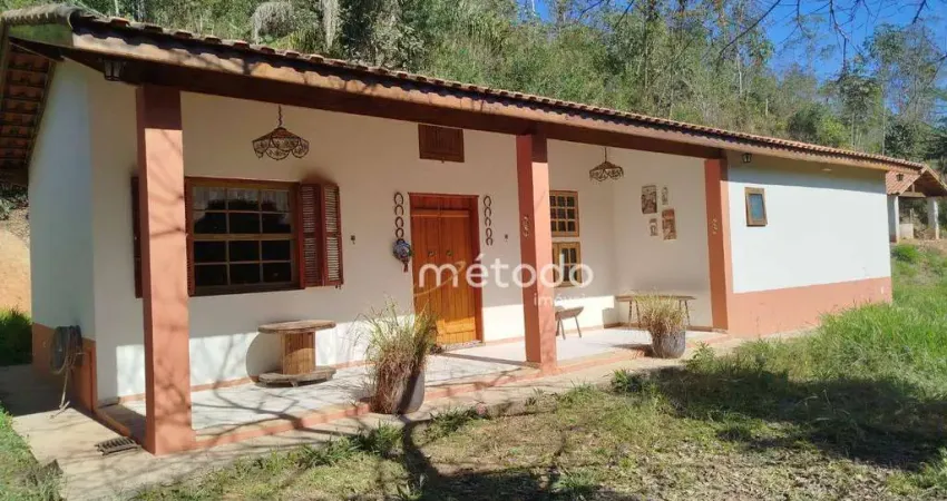 Sítio com 2 dormitórios à venda, 20000 m² por R$ 750.000,00 - Freguesia da Escada - Guararema/SP