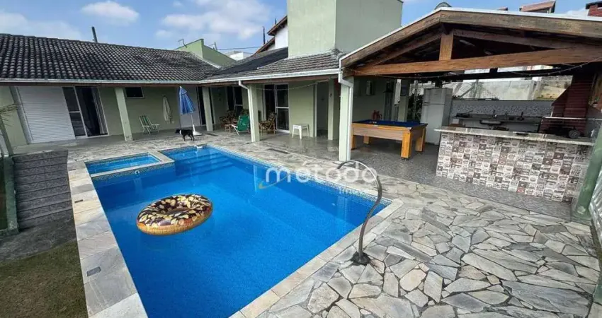 Chácara com 3 dormitórios para alugar, 1000 m² por R$ 7.448/mês - Condomínio Lago Dourado - Jacareí/SP