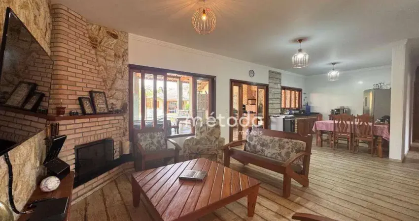 Chácara com 5 dormitórios à venda, 1020 m² por R$ 1.500.000,00 - Jardim Costão - Santa Branca/SP