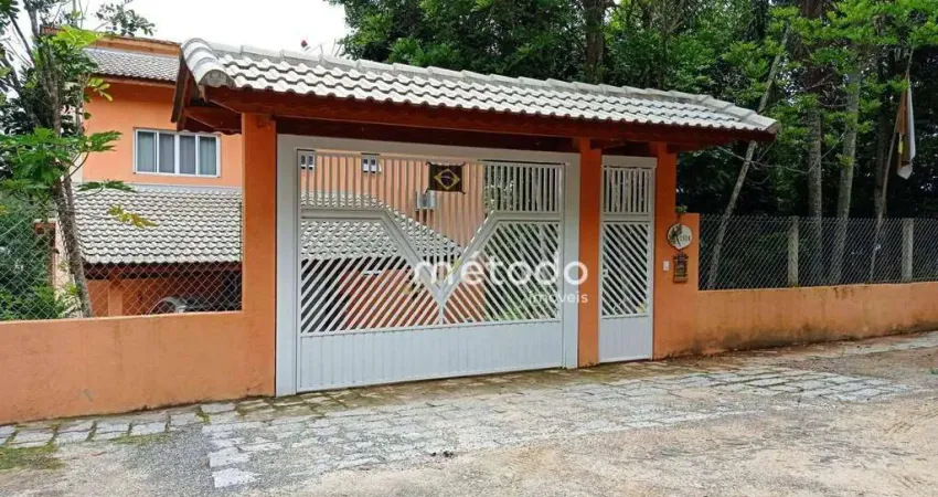 Casa à venda, 400 m² por R$ 1.380.000,00 - Bellard - Guararema/SP