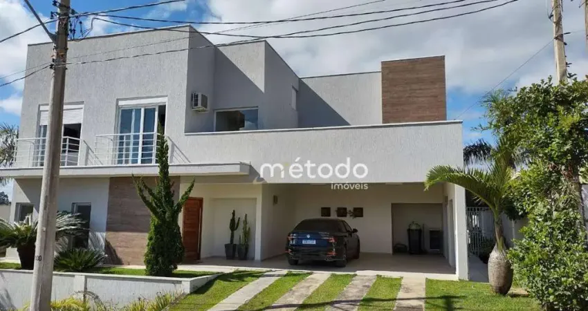 Sobrado de alto padrão bem localizado a venda em condomínio. Guararema - SP