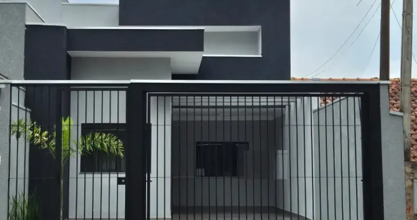 Casa com 3 quartos à venda na Rua José Vicente Dias, 222, Conjunto Habitacional Requião, Maringá