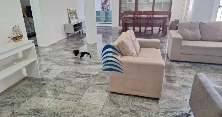 Apartamento amplo, 3/4 sendo duas suítes, porteira fechada, 170m2, 03 banheiros, térreo, armários, e a suíte master com closet, 01 vaga de garagem.