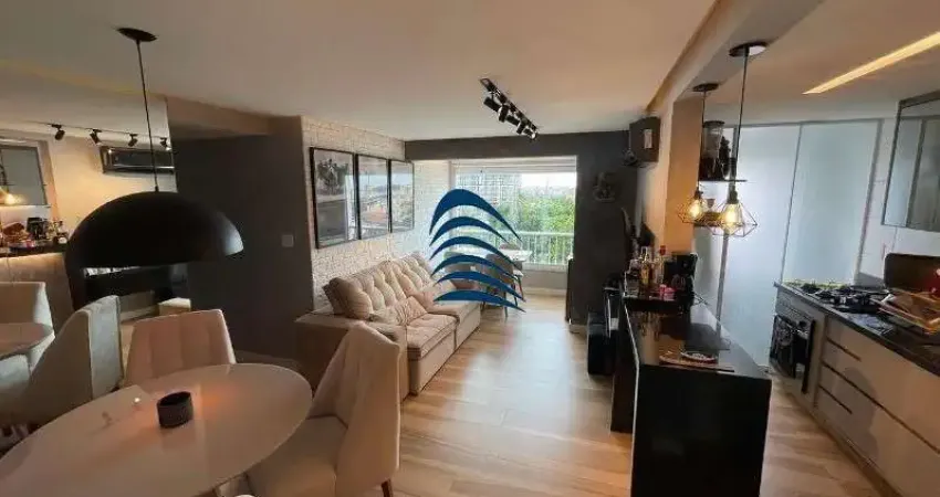 Excelente apartamento 2 quartos com suite, finamente decorado e reformado, Nascente, com 71m².