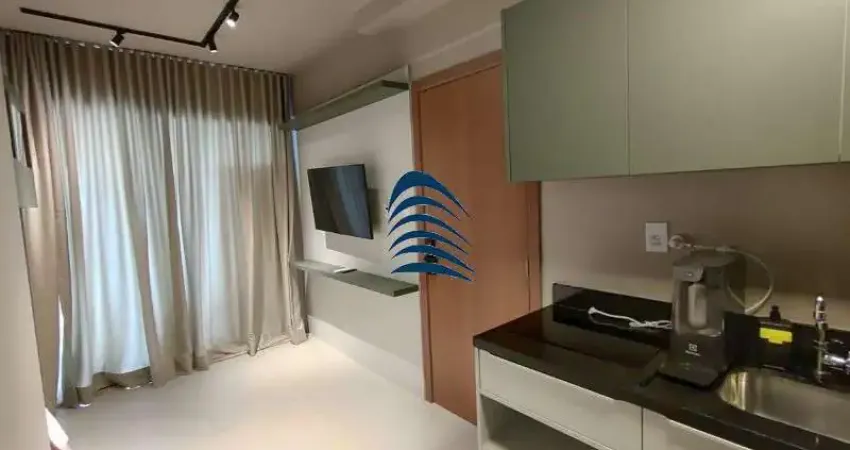 Studio no Edifício Barra Premium, 25m², finamente decorado, armários, mobiliado, climatizado, porteira fechada.