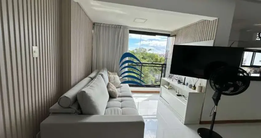Apartamento  finamente decorado com planta original sendo 2/4 com dependência, a dependência foi revestida para ampliação da cozinha e área de serviço com 76m2, porcelanat
