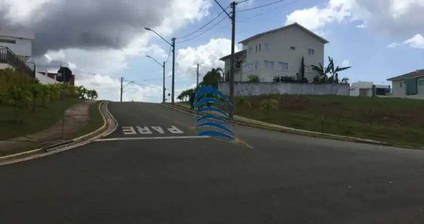 *VENDO LOTE * ?*Alphaville Litoral Norte 2 *  ??Área com 547m2 nascente, posição privilegiada, terreno declive .