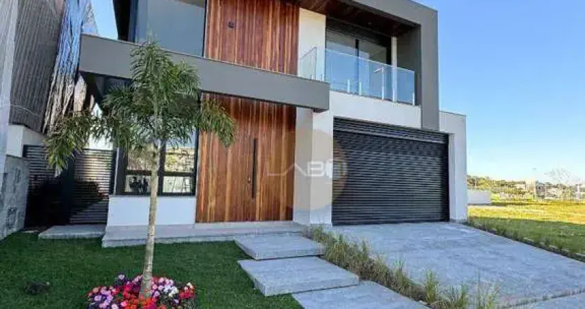 Casa 3 Suítes e Piscina 316 m² por R$ 3.490.000 - Reserva da Pedra