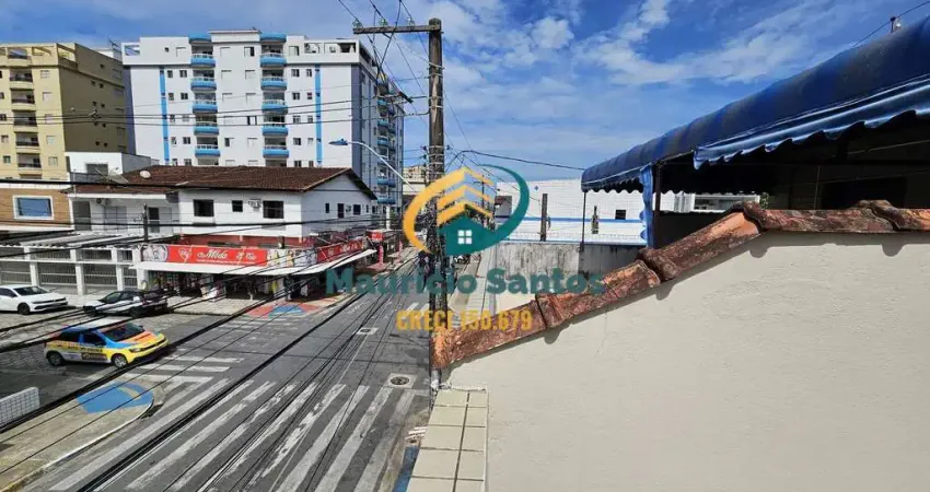 Apartamento Kitnet em Mongaguá, bairro Centro, localizado na principal avenida comercial da cidade, comércios de diversos segmentos nas imediações.
