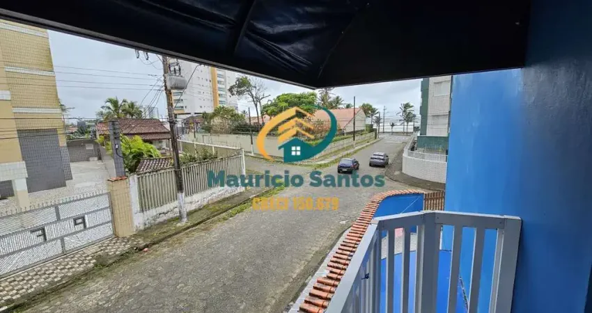 Sobrado em mongaguá, bairro vila atlântica, quadra da praia, 2 dormitórios, 2 banheiros e demais dependências, 2 vagas de garagem, visite!!